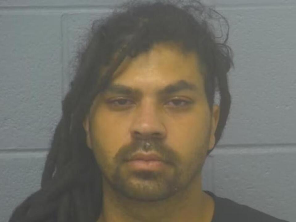 Police arrest man wanted for stabbing at gaming lounge in Springfield