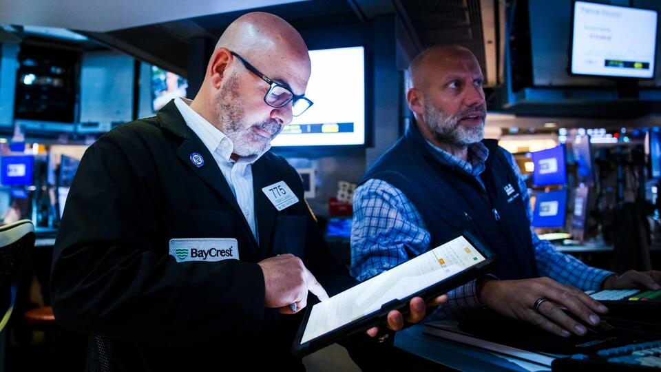 S&P 500 is little changed, heads for third straight winning week: Live updates