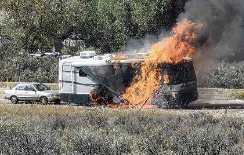 Fire destroys motorhome, shuts down Interstate 15 off-ramp in McCammon ...