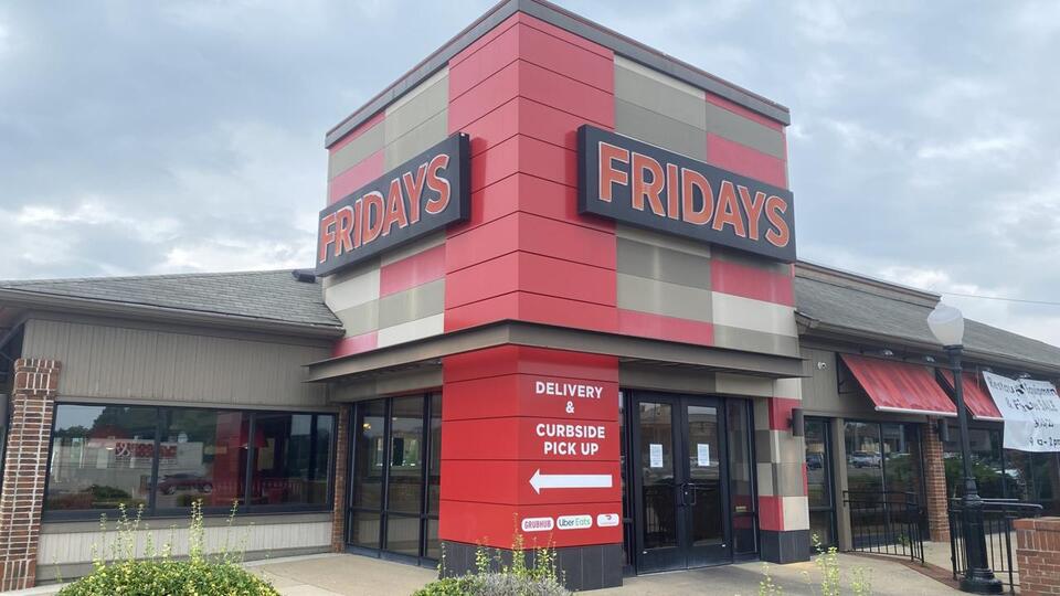 Long-running TGI Fridays closes on Broad; building leased to ‘sizzling ...