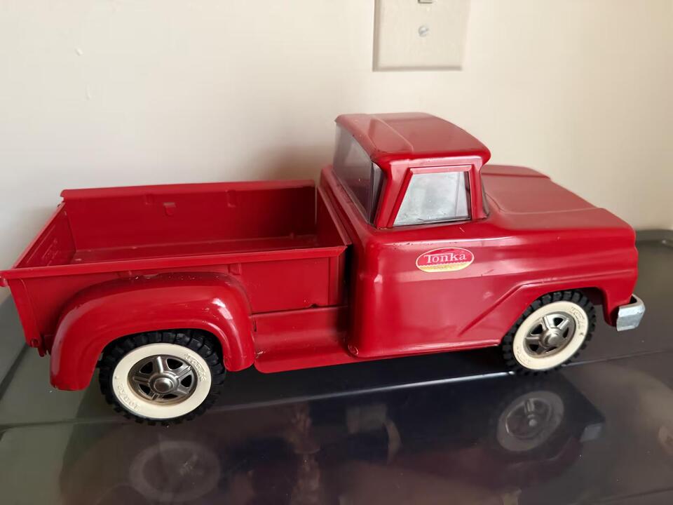 Tracking transportation memories: Yenke Peddler antiques