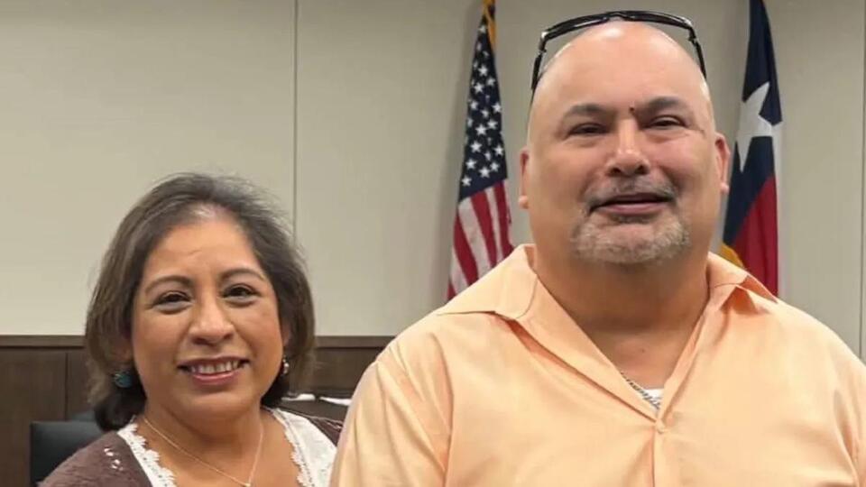 High school sweethearts reunite after 42 years to continue their love story
