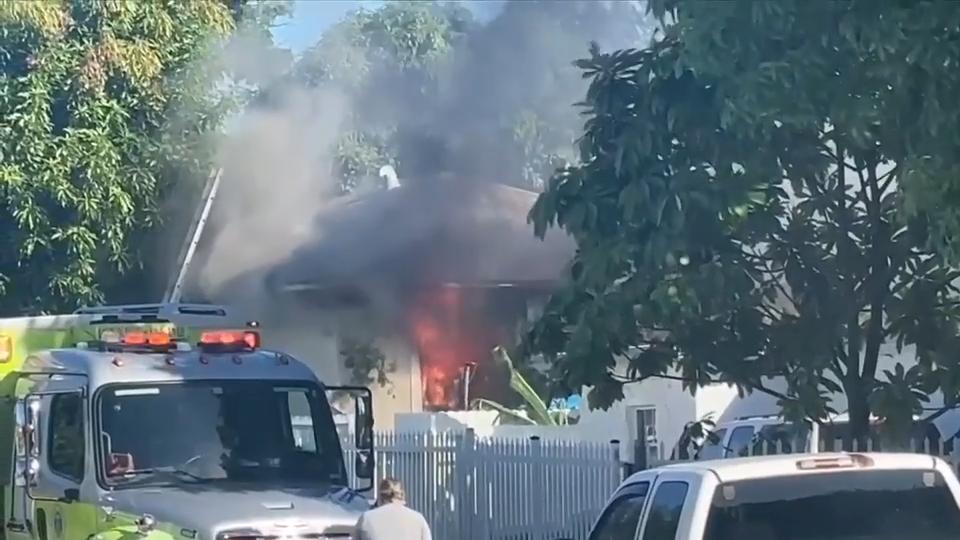 2-alarm house fire extinguished in NW Miami-Dade, fire crews say