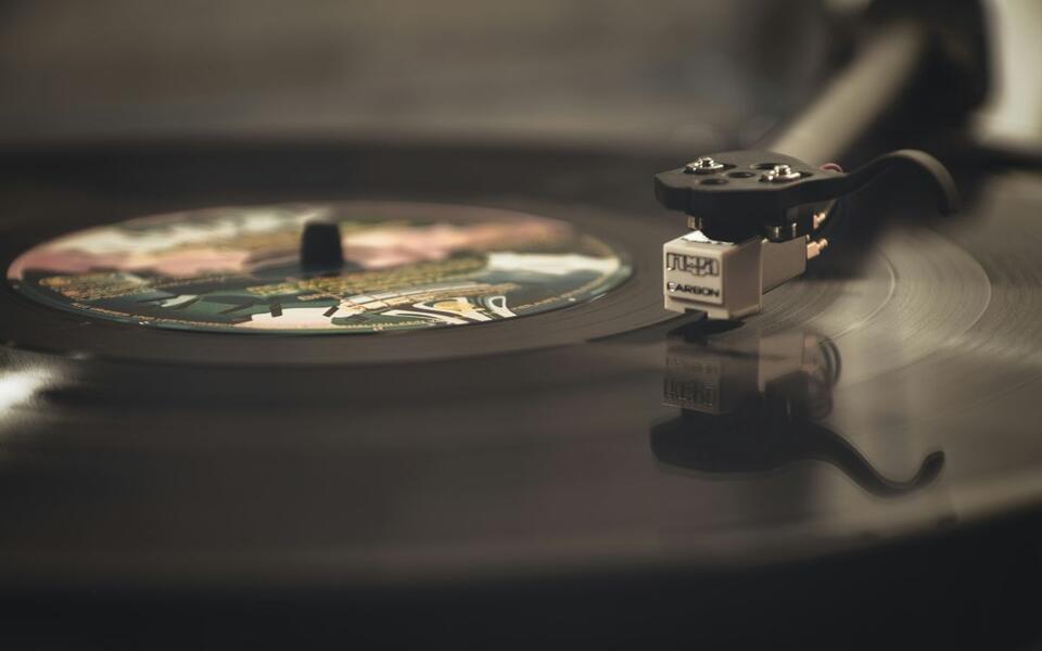 The Resurgence of Vinyl Records: Why Gen Z Is Bringing Back Analog Sound