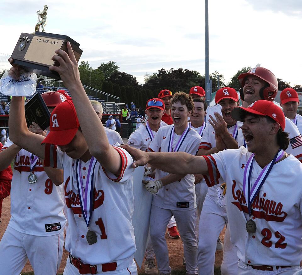 Canandaigua’s last-inning rally stuns Irondequoit in Class AA2 title game