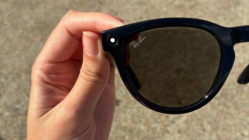 Meta Glasses with a built-in display are now available in the UK ...