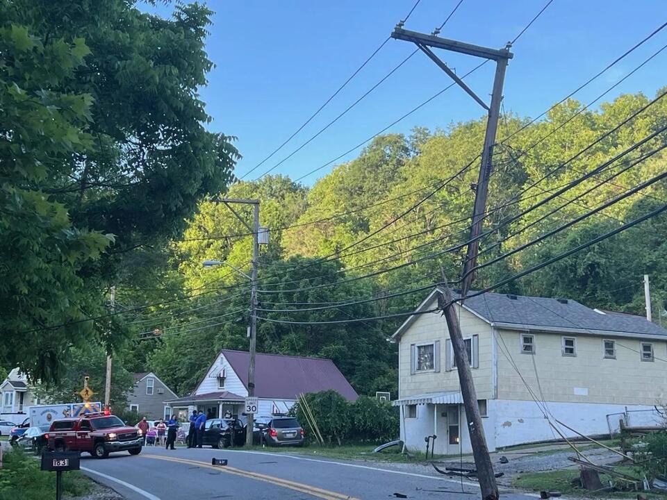 Multi-vehicle crash causes gas leak in Dunbar