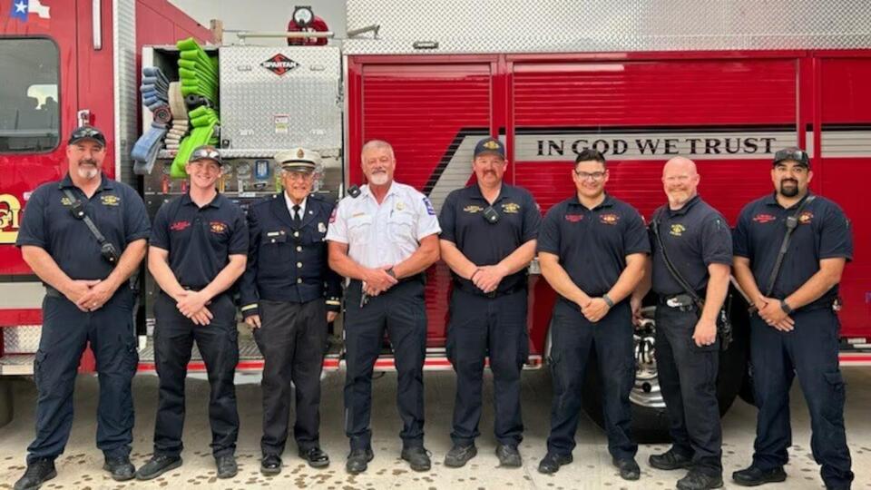 Retired firefighter enjoys ride along, shares words of encouragement ...