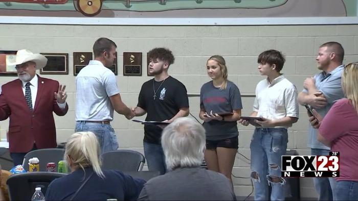 18-year-old honored for saving family of seven from burning home in ...