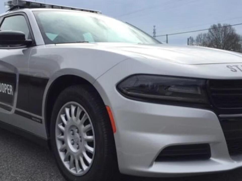 Charlotte man dead after stolen car chase ends in crash on I77 in