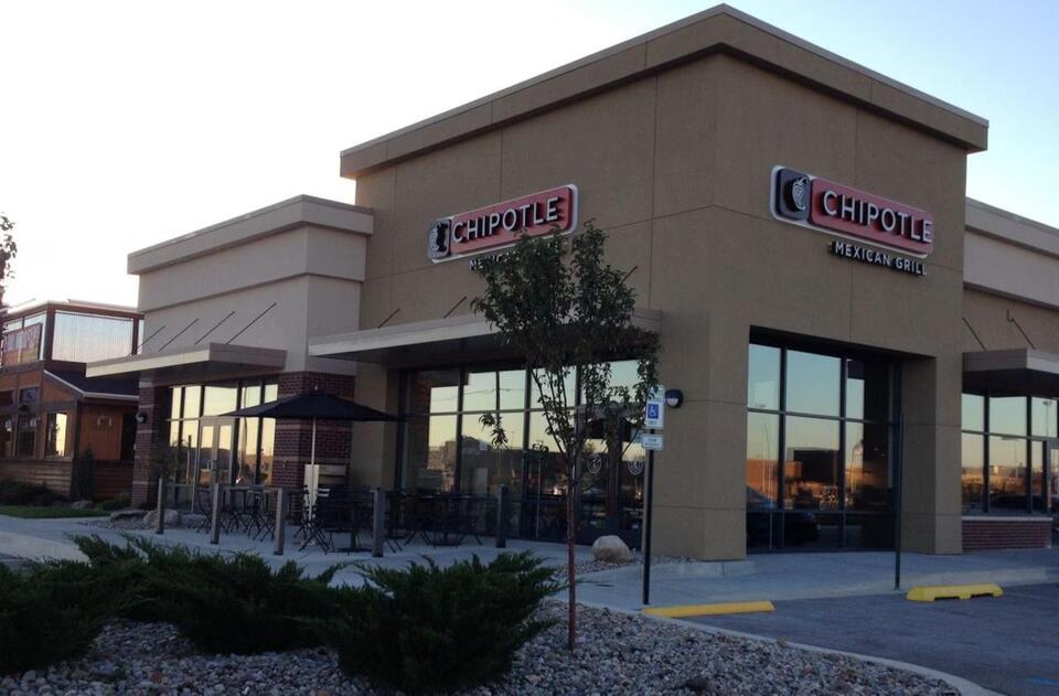 Man gets prison time for shooting Chipotle worker over guacamole ...