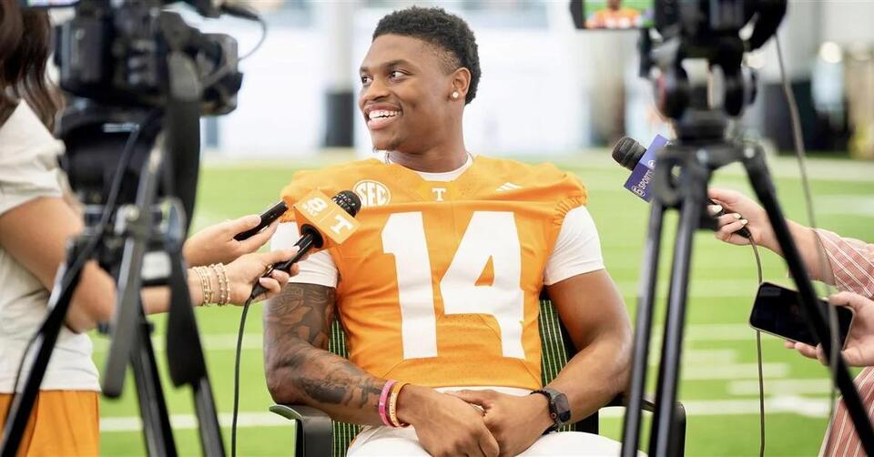 Vols quarterbacks and receivers recap offseason, preview fall camp