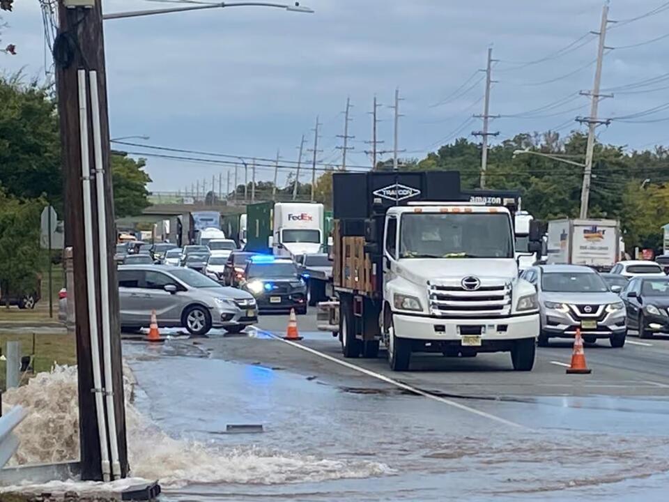 Water Main Break Floods Portion Of Route 17 In Paramus