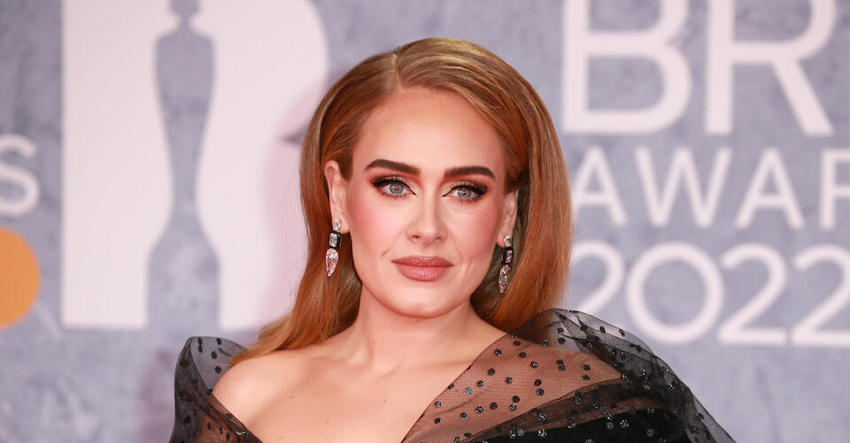 Adele Pole Dances in a Suit & Gold Pumps for a Night Out in London – NewsBreak