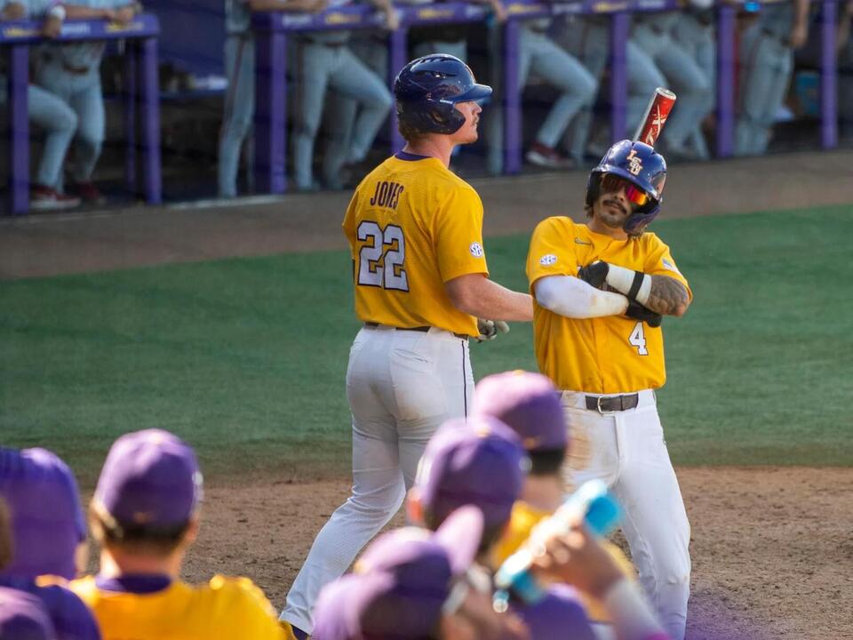 See how LSU baseball CWS odds have shifted following sweep of Alabama