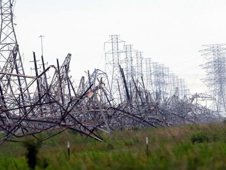 Hundreds of thousands still without power amid high temperatures after ...