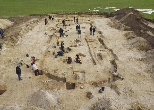 Massive Nordic Bronze Age Meeting Age Hall Discovered In Germany May Have Belonged To The Legendary King Hinz
