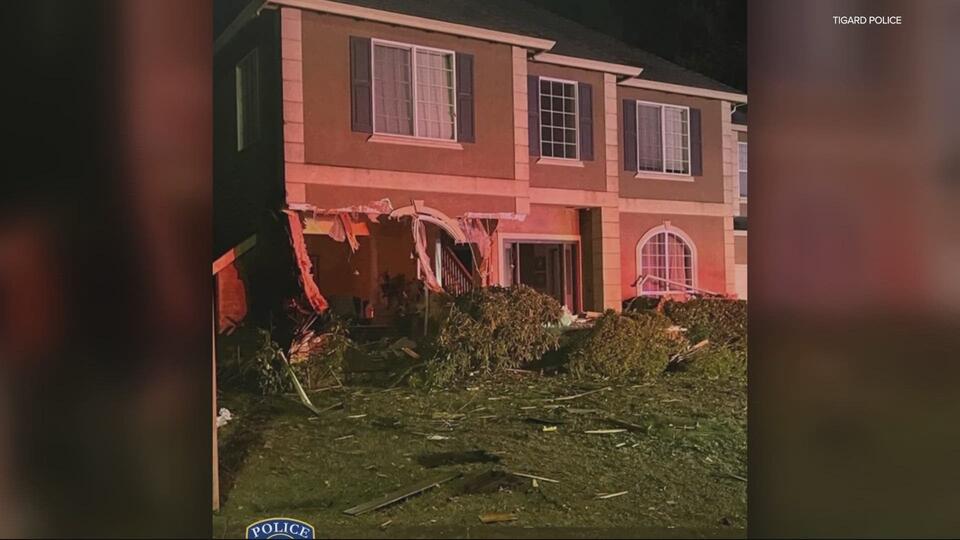 Car crashes into house in Tigard; 1 dead - NewsBreak