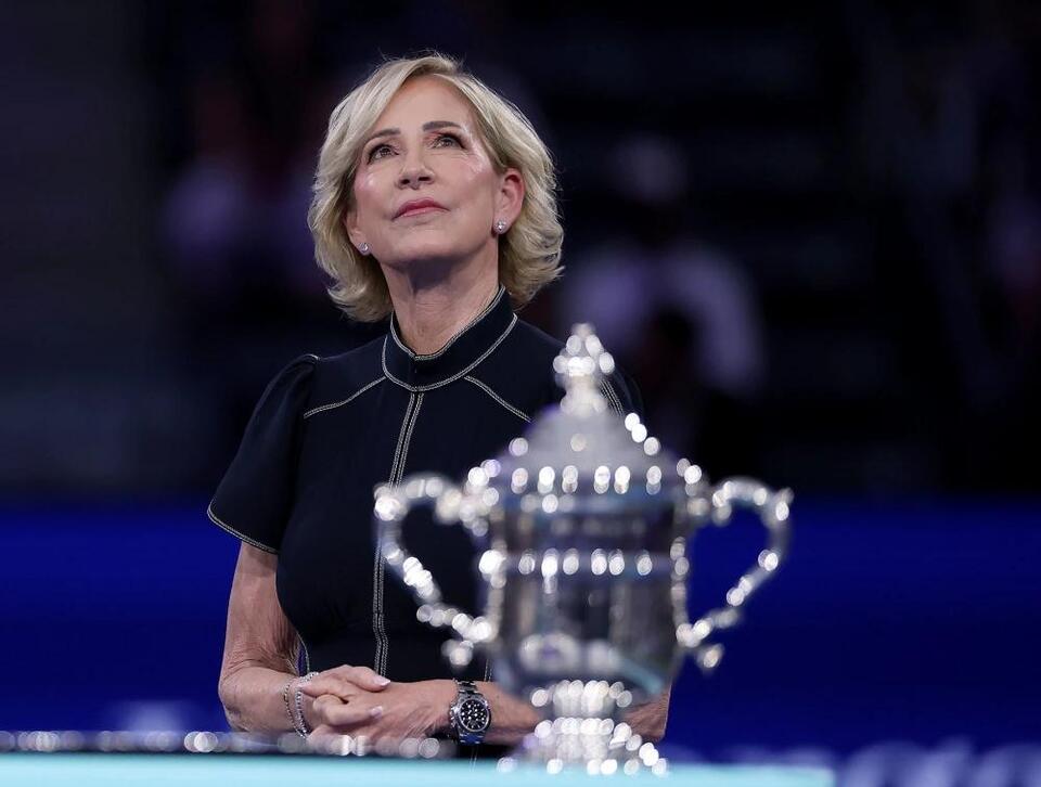 Tennis legend Chris Evert reveals ovarian cancer has returned for the third time