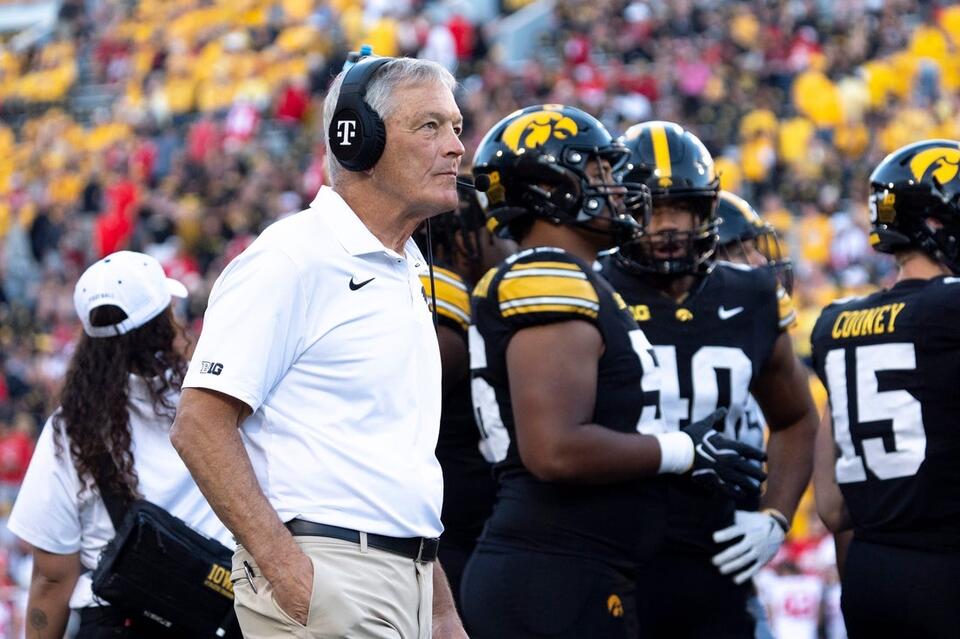 No. 15 Iowa returns from bye for road test at Minnesota - NewsBreak