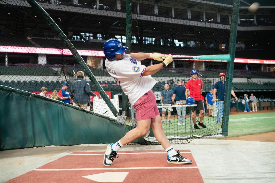 Texas Rangers open Globe Life Field to public for batting practice ...