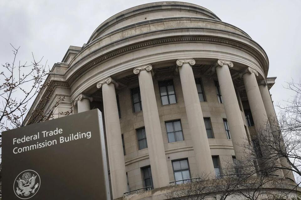 Trump’s FTC Deletes Blogs Critical of Amazon and Microsoft - NewsBreak