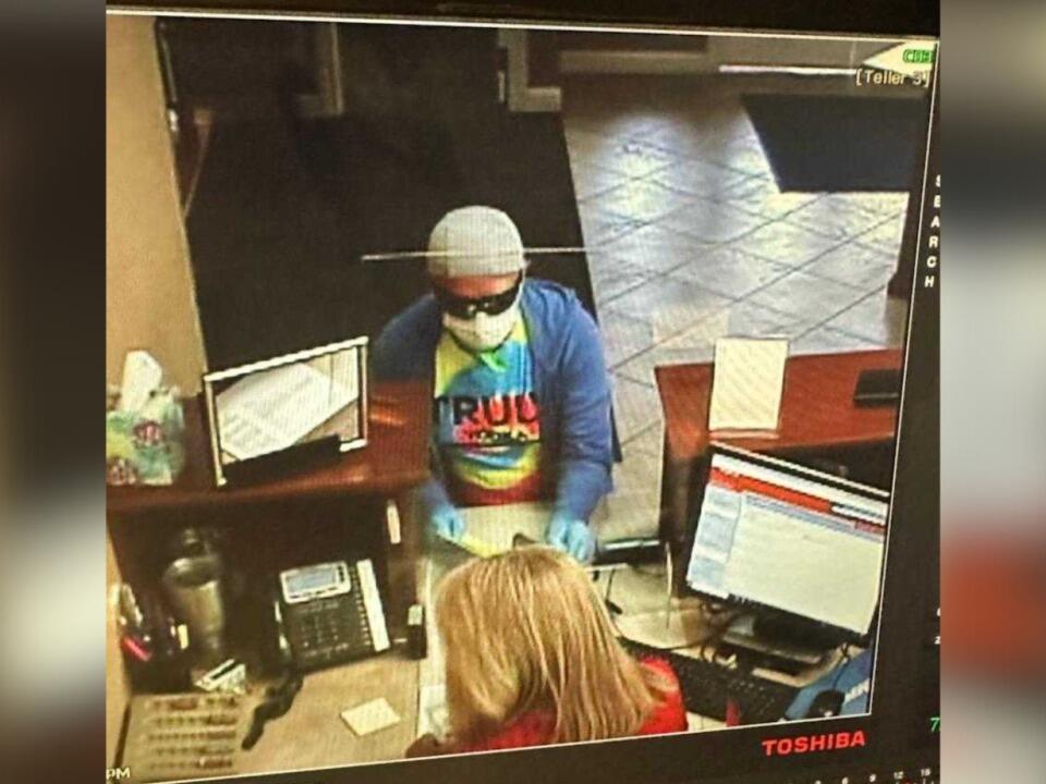 Brannon Crossing bank robbery suspect on the run, police launch manhunt The Lexington Times