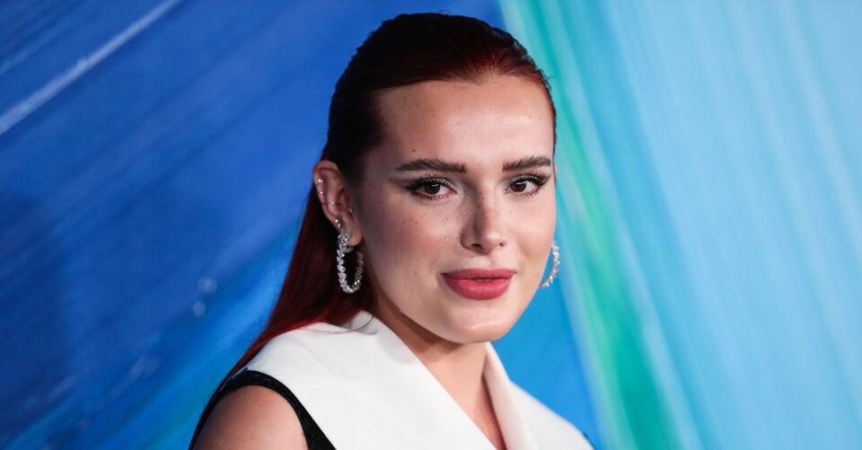 Bella Thorne Shows Off a Daring Sequined Crop Top & Mini Skirt With Sharp Metal-Toe Pumps at 2021 amfAR Gala – NewsBreak