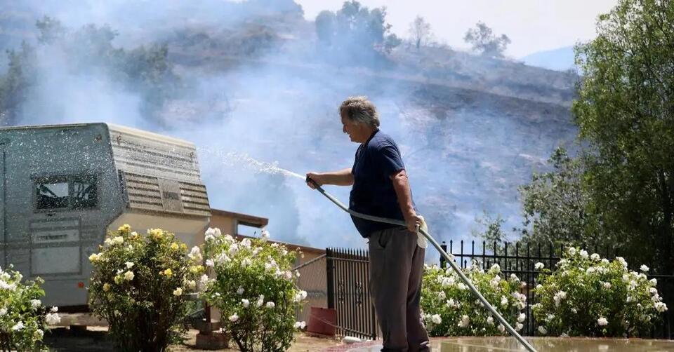 Sandy Fire Tears Through Simi Valley Neighborhoods and Families Have ...