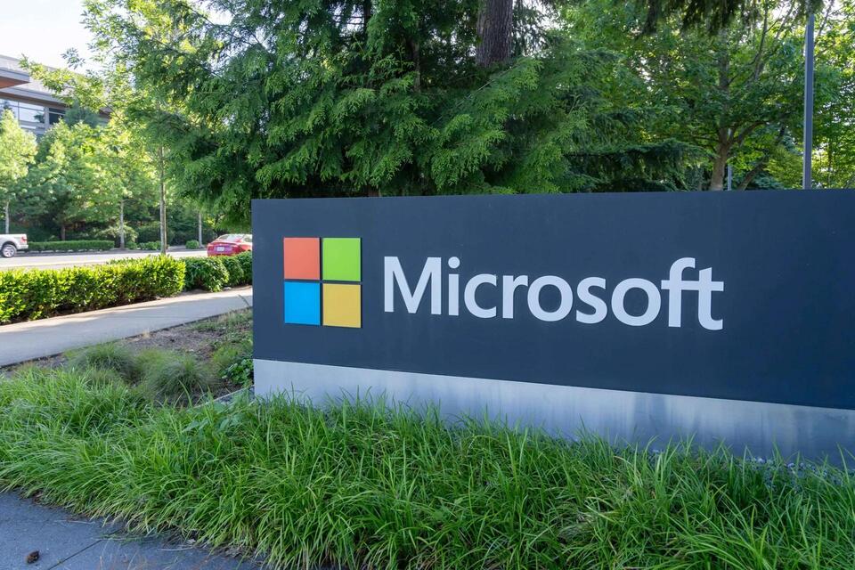 Microsoft executive Ryan Roslansky to depart after 18 years - NewsBreak