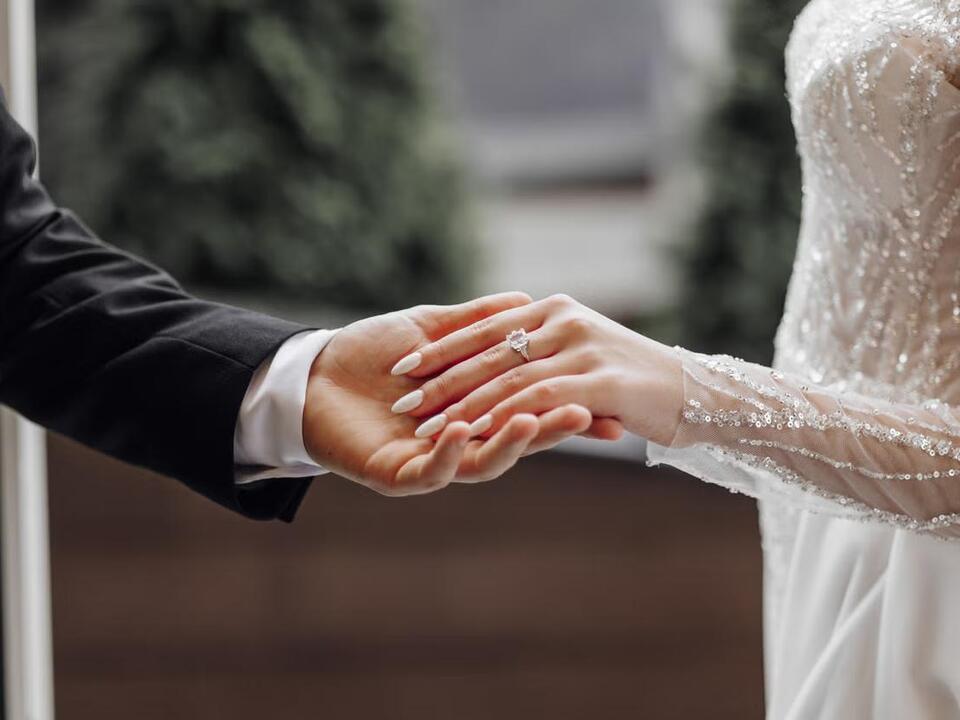 Couple explains why they’re not serving alcohol at their wedding on 2024 election day