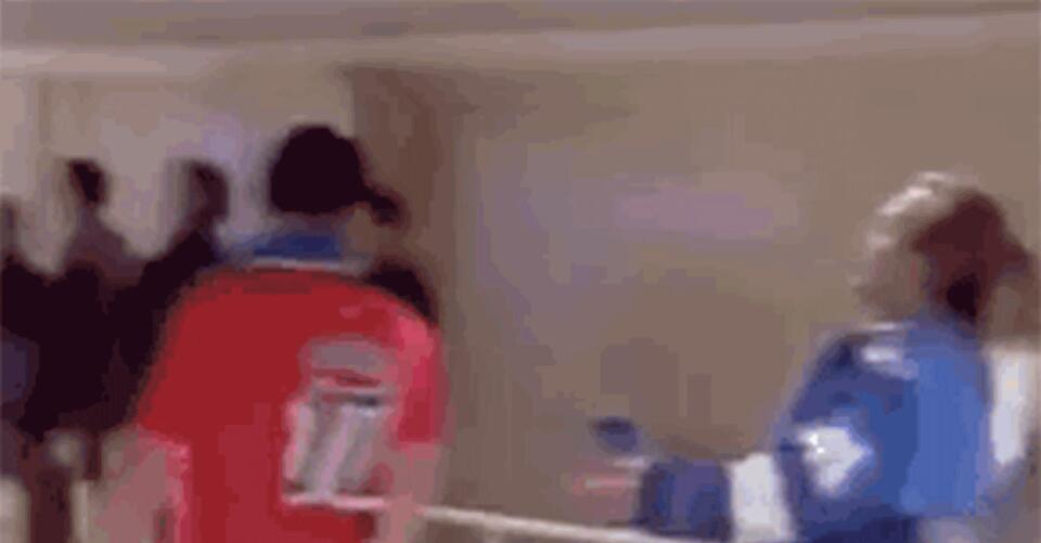 Rangers fan knocks Lightning fan out in Garden sucker punch Trendradars Latest