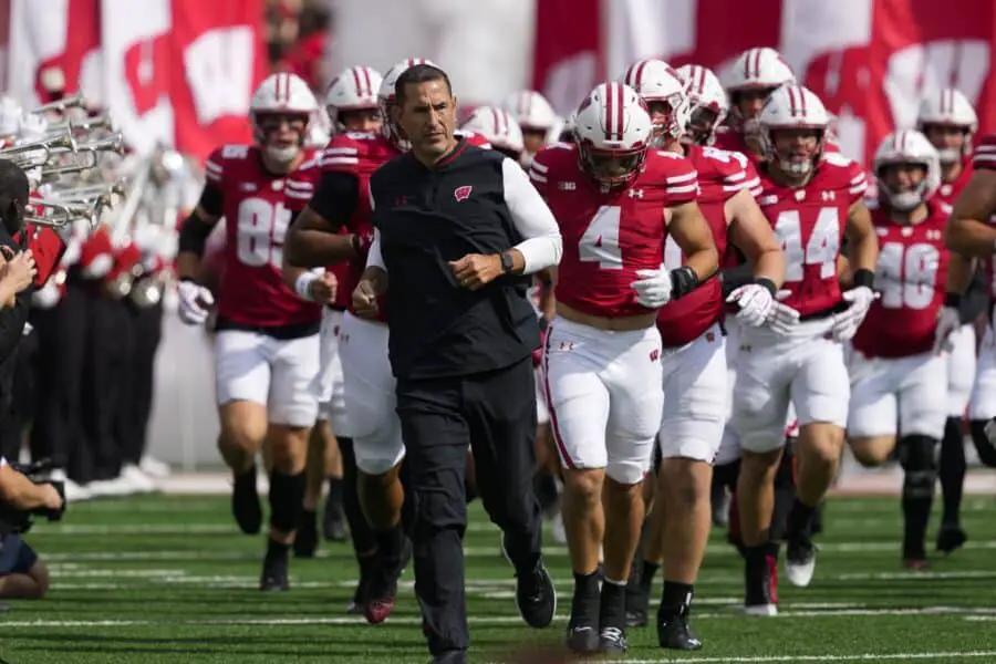 Badgers 2026 DL Commitment Earns Offer From Key Big 12 Program NewsBreak 2VOtUl 150r6CkR00