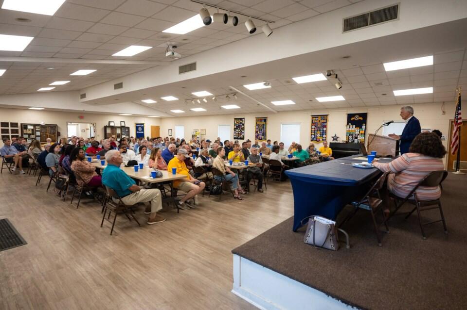 Sen. Billy Hickman discusses literacy investments, teacher shortage during Statesboro Kiwanis meeting
