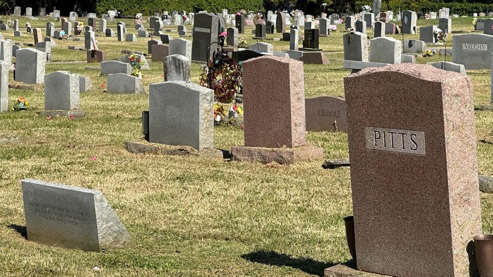 Historic Louisville Cemetery cleanup on Saturday - NewsBreak