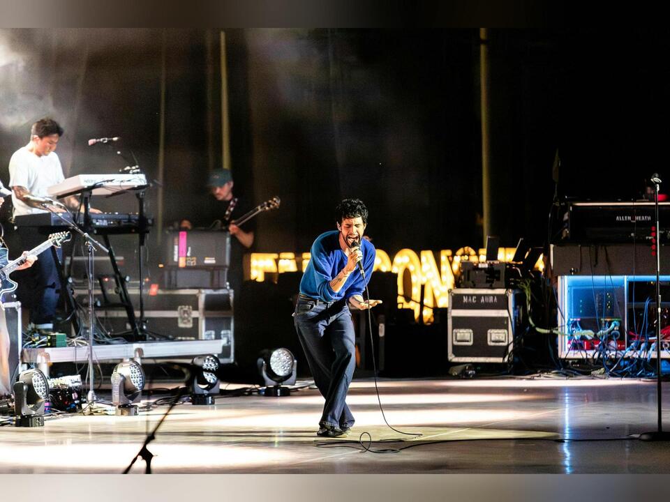 ‘What the world needs’: Stephen Sanchez puts love centerstage at UPC’s fall concert