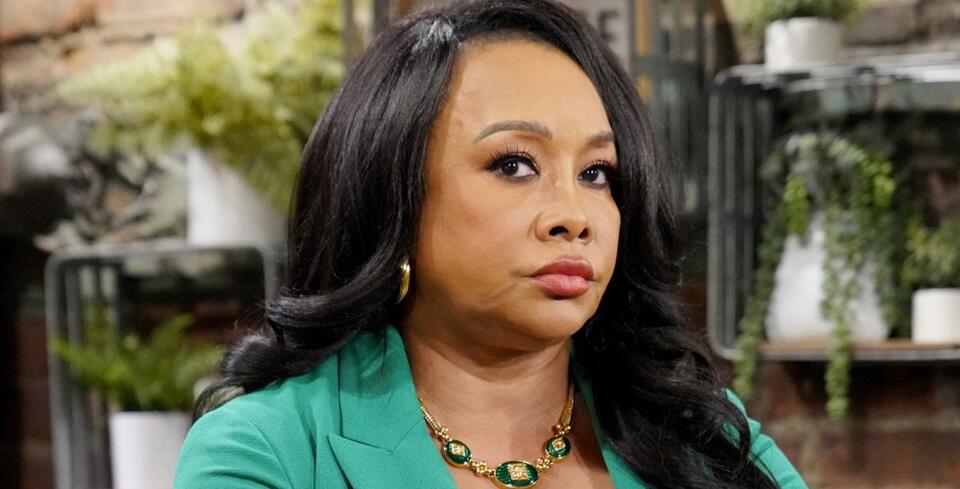 Why Y&R’s Stephanie Didn’t Tell Malcolm That Holden Is His Son - NewsBreak
