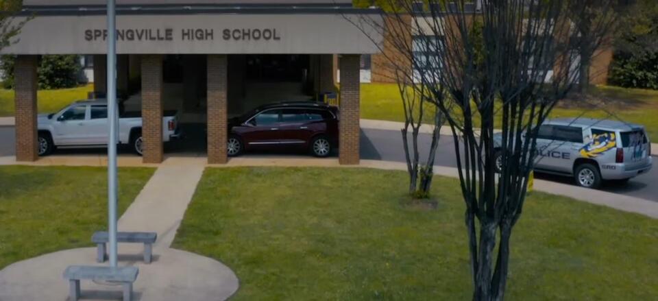 Springville High School student tells 911 she has a gun in her backpack ...