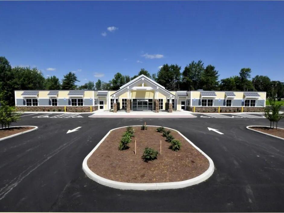 St. Joseph Healthcare dedicates building to late Bangor couple