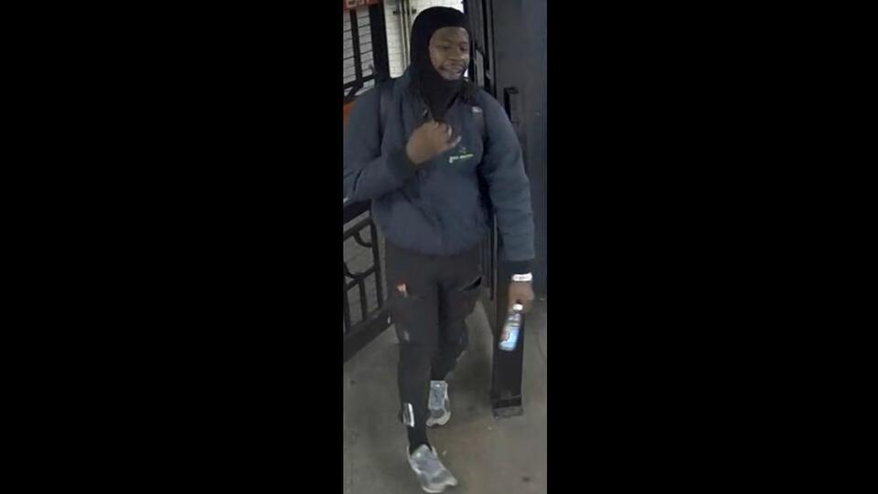 Police seek assailant who punched MTA conductor in face at Bronx subway ...