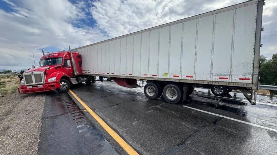 YFD responds to highway crash involving two semi trucks - NewsBreak