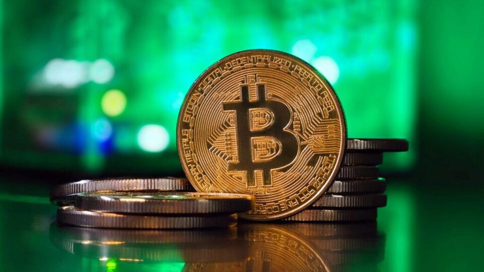 ‘Worst-case’ Bitcoin crash panic explodes after brutal $1T warning ...