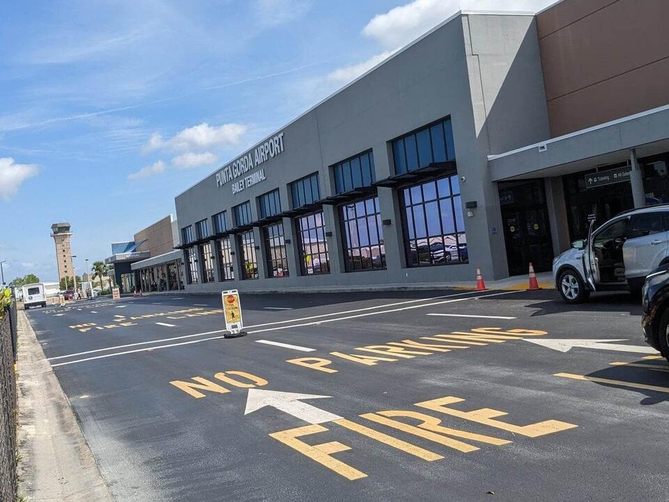 Airport Authority signs resolution against privatization