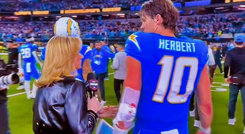 Justin Herbert Completely Disrespected ESPN's Laura Rutledge After 'Monday Night Football' [VIDEO] - NewsBreak