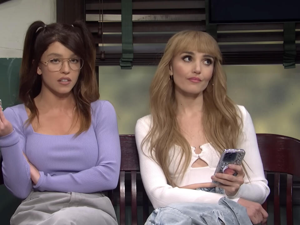 "Oomf" Is The Newest Gen Z Affectionate Slang That's Taking Over The