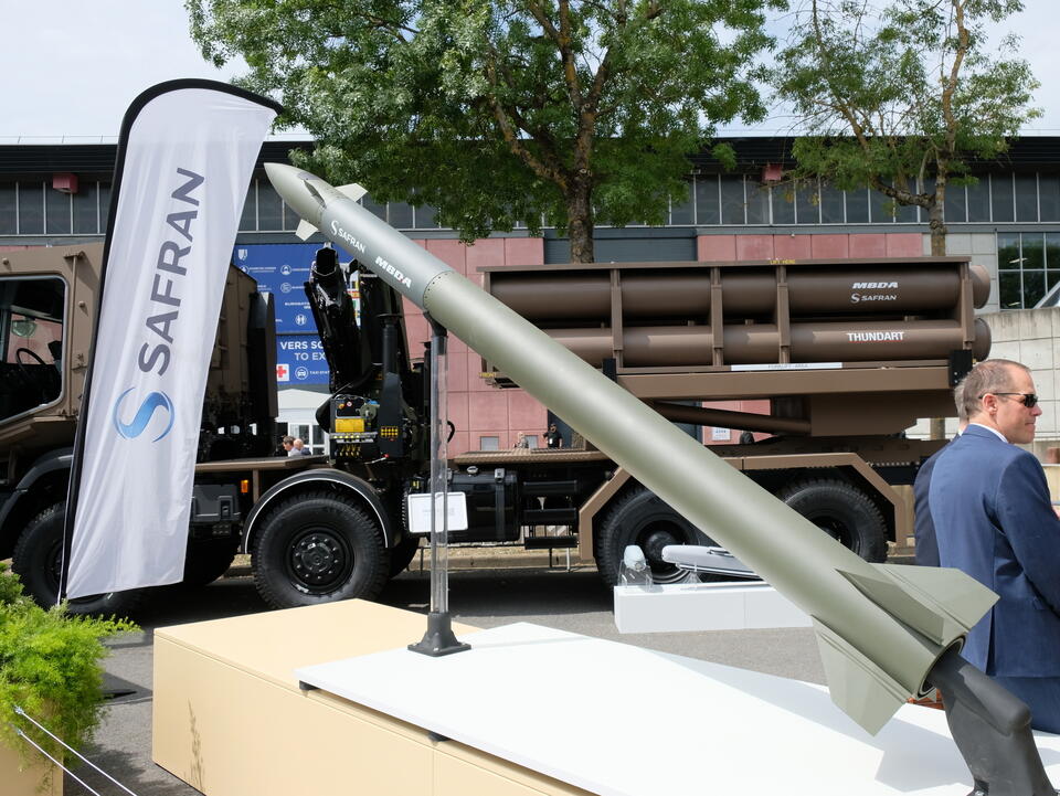 France picks MBDA-Safran combo to supply multiple rocket launcher ...