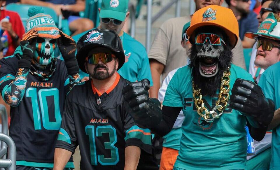 Fins vs. Vikings live updates: Ollie Gordon's first touchdown of 2026 ...