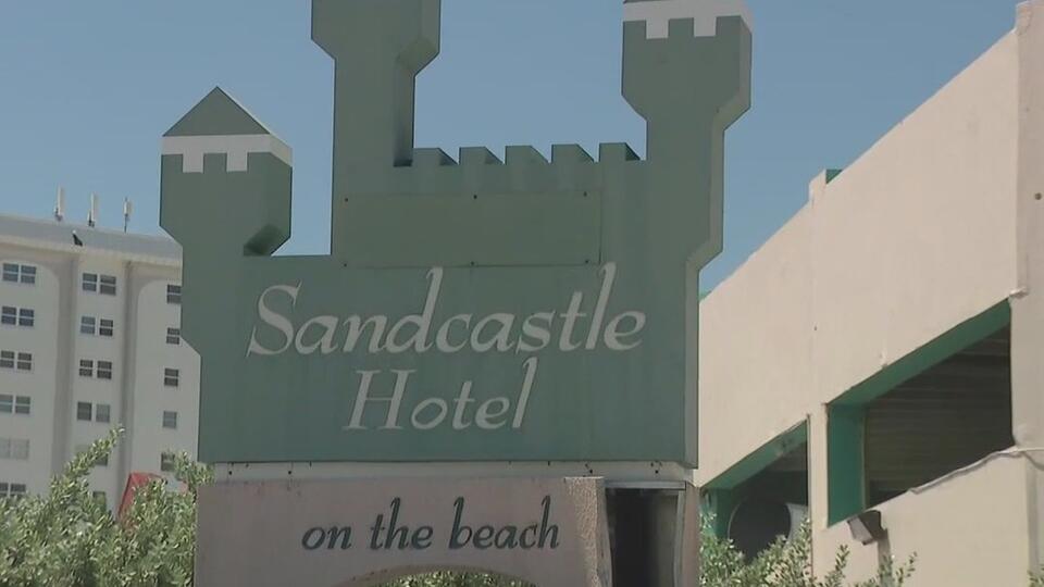 Sarasota hotel, one owned by a dog, demolished - NewsBreak