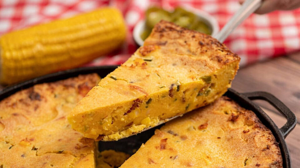 Loaded Cornbread: A Flavorful Twist with Cheese, Bacon, and Jalapenos ...