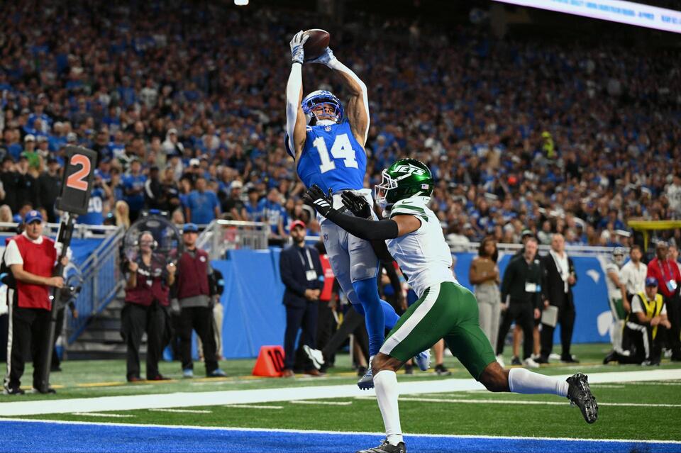 Top Wide Receiver Salaries in 2026: Stud Receivers Paid Handsomely ...